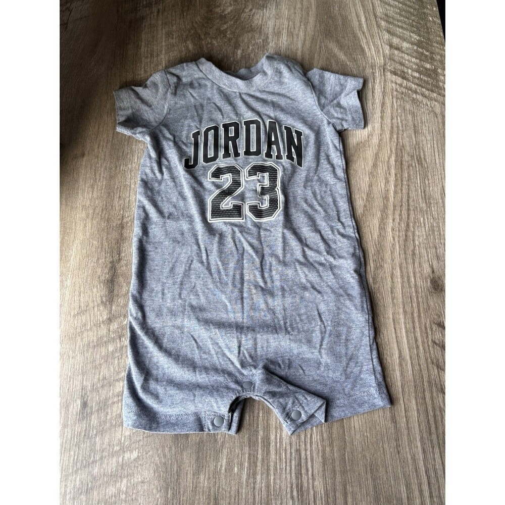 Jordan Baby Gray Heather 23 Logo Print Size 0-6 Months